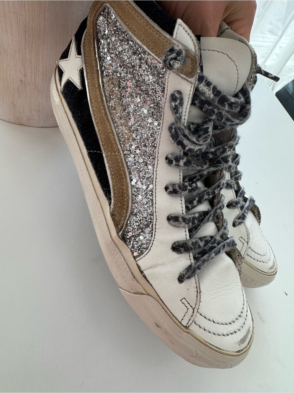Golden Goose Mid Star High Top Sneakers
High-Top Glitter Star Sneakers 10, 5 - Picture 4 of 17